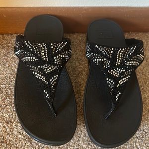Fitflop Lulu black sandal with rhinestone sparkles. Size 7 like new.